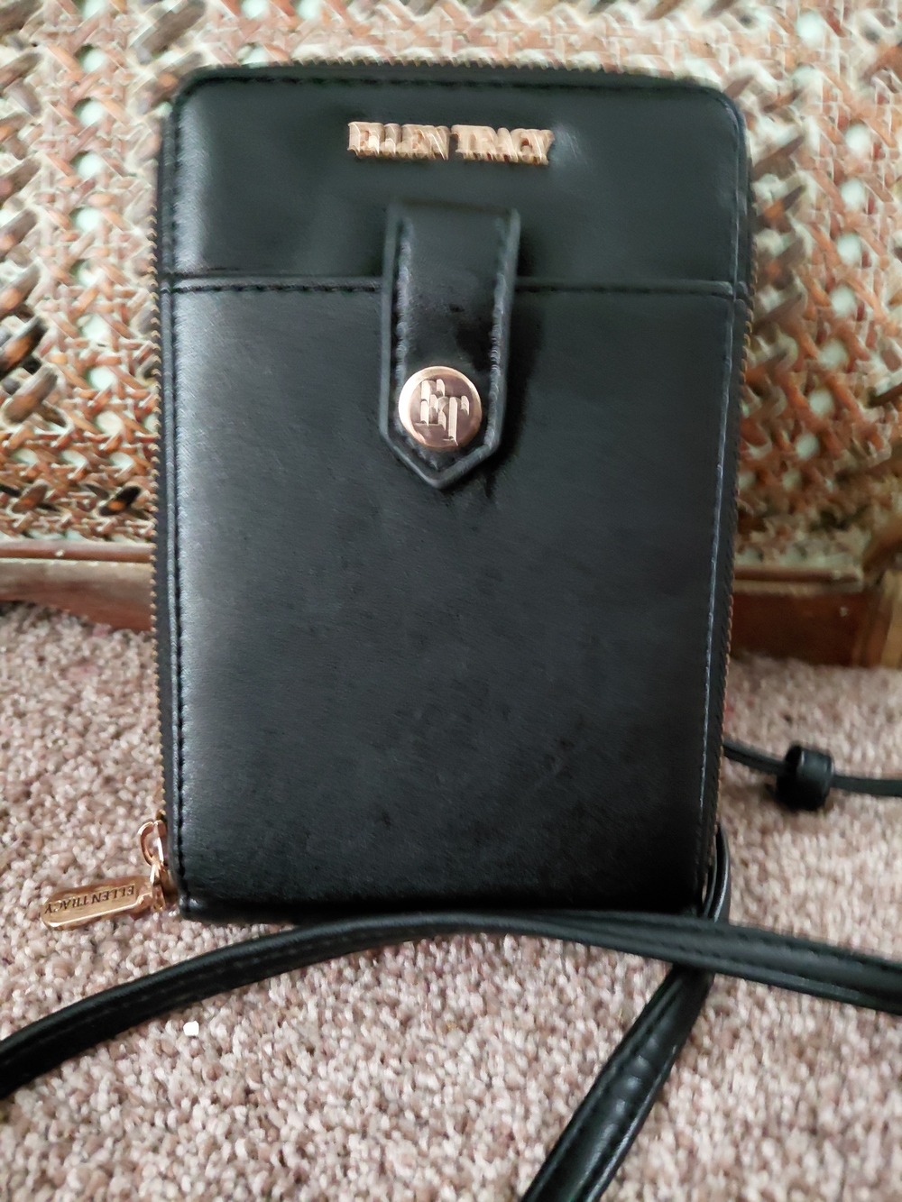 ELLEN TRACY SMALL LEATHER  CELL PHONE CASE/CROSSBODY